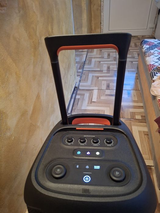 Vând sau schimb cu orice jbl partybox