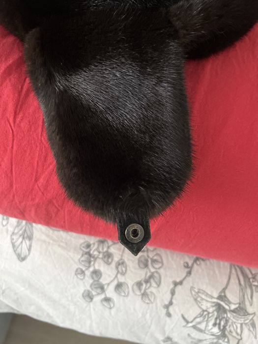 Продам шарку-ушанку в отличном состояний