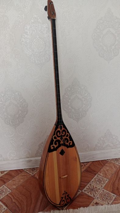Домбыра сатылады  жақсы жағдайда,,