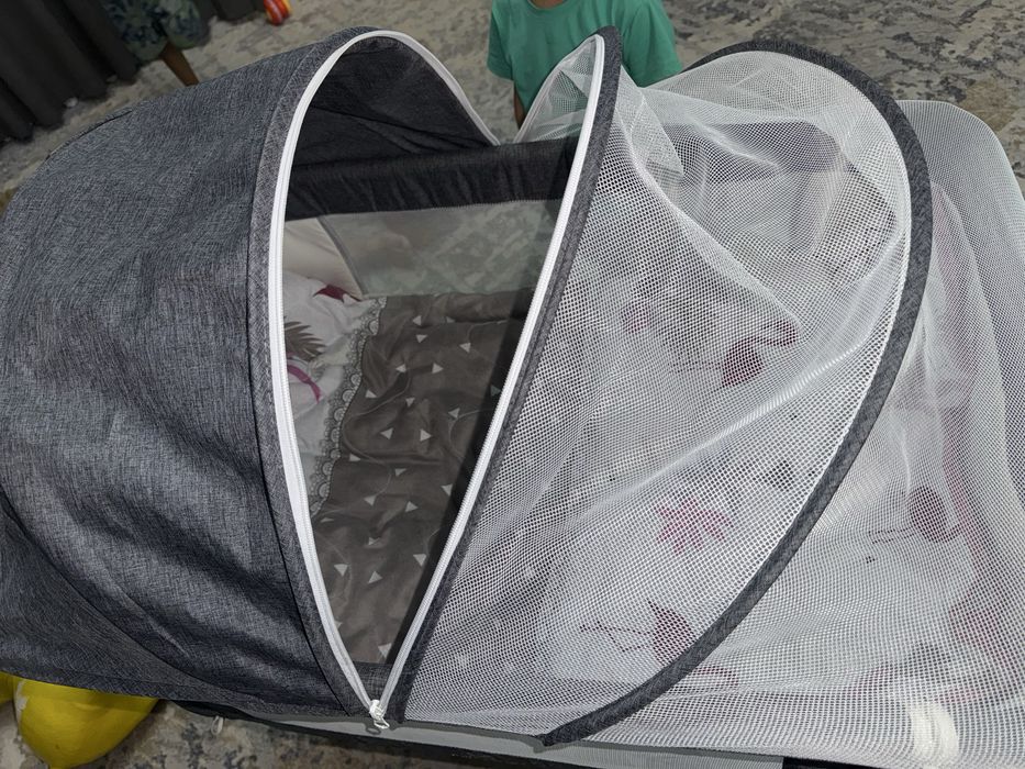 Манеж кровать для новорожденных.