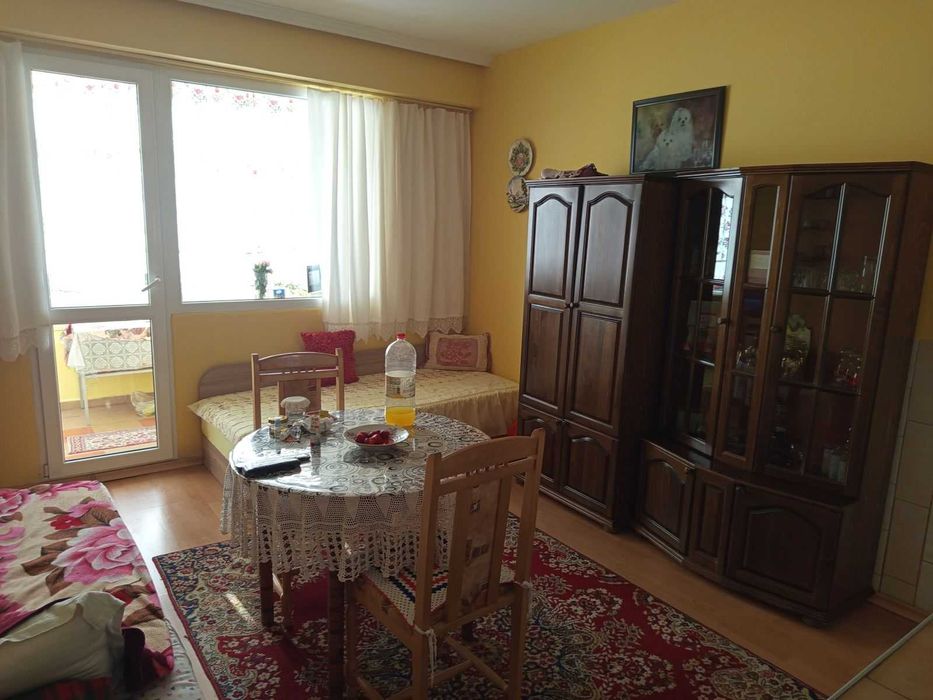 3ст+б,83кв.м.,ет.6,ПВЦ,ремонтирана баня,кв.Изток