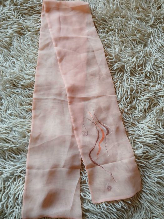 Цветни дамски шалове