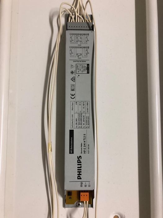Осветление офис/магазин 4 бр. лампи с лум. пури Philips HE 14W/840