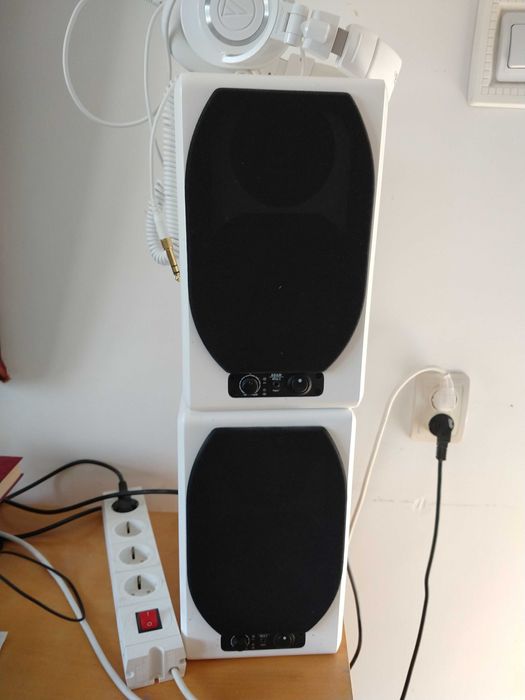 Vand Adam Artist 5 boxe amplificate superioare Adam A5x