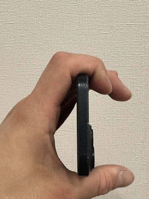 Продам iPhone 15 128