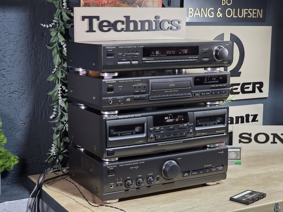 Linie audio TECHNICS, tuner ST-GT550,cd-player SL-PG570A, amplificator SU-v300, dublu deck RS-TR272 , hifi stereo retro