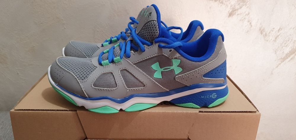 Adidasi Under Armour 40 impecabili