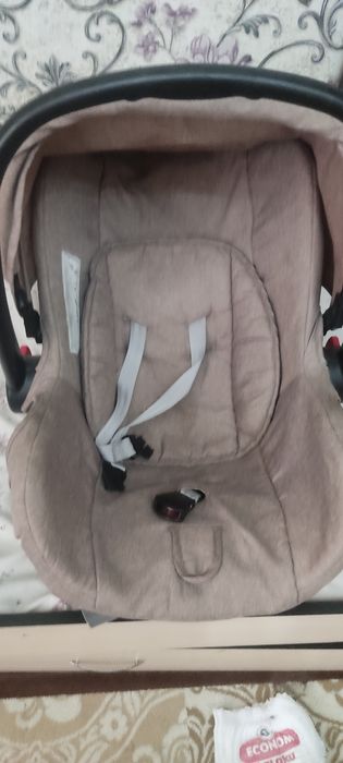 Автокресло сотилади