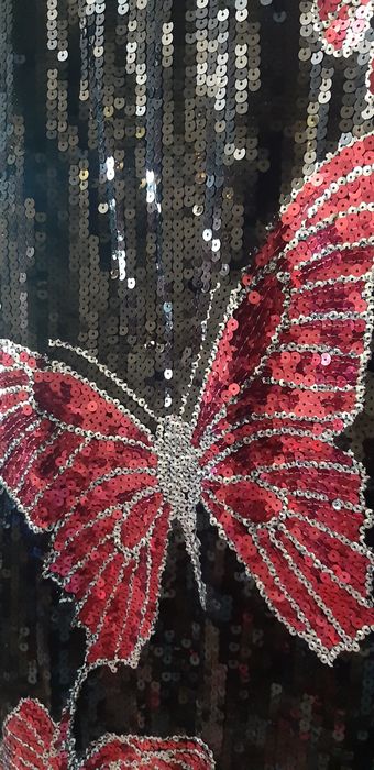 Красивый наряд. Платье с пайетками