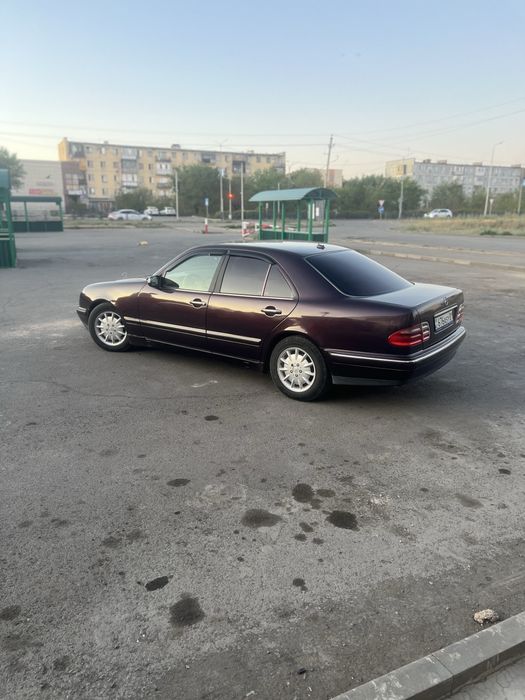 Мерседес 210, 2,8
