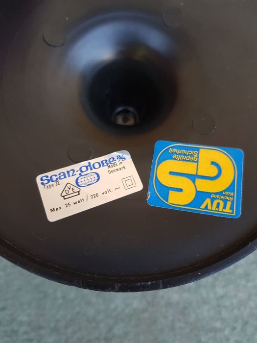 Glob geografic Pământ iluminat