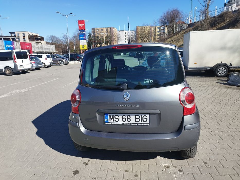 Masina Renault Modus