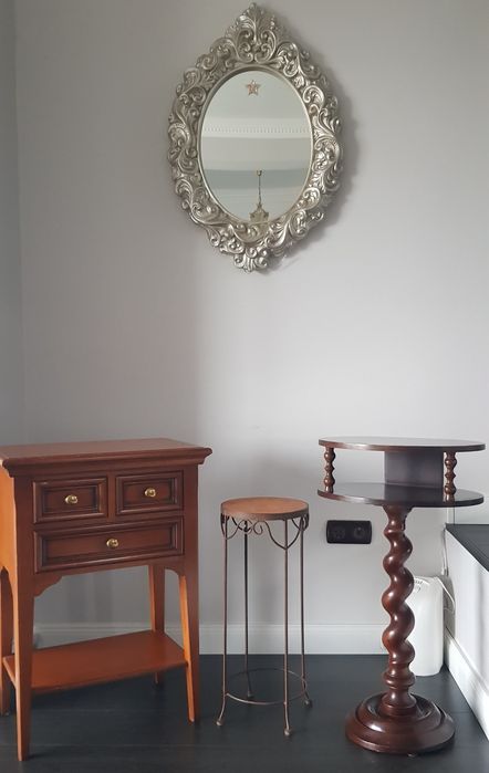 Comodă  veche din lemn masiv