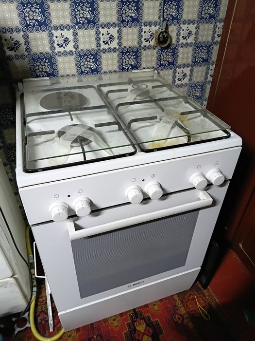 Продам газ плиту