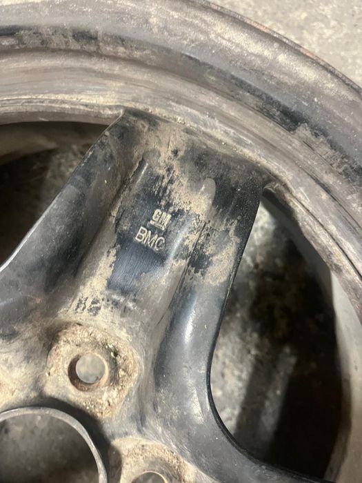 Vand jenti originale Opel insignia 17’’ cu capace