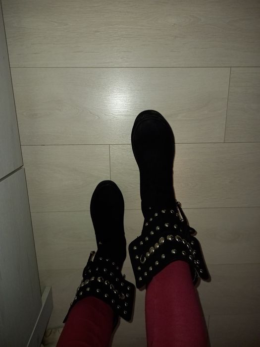 Дамски ботуши с капси