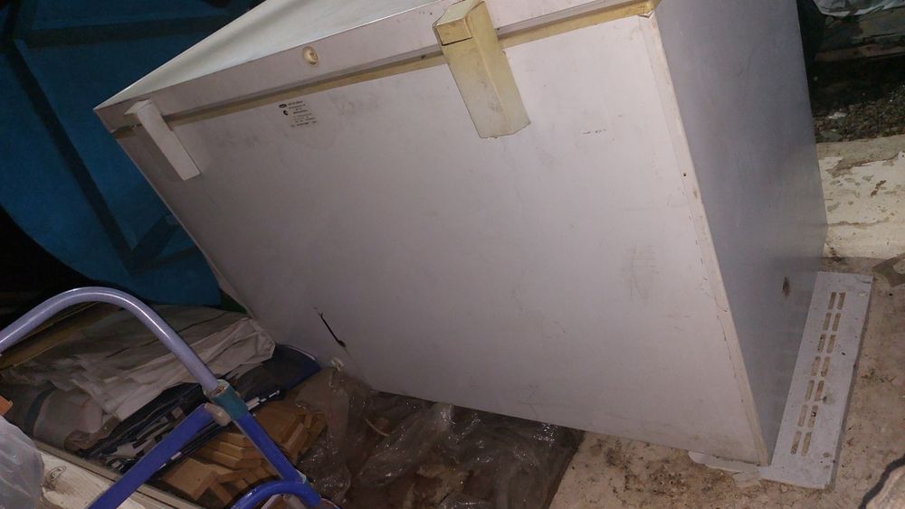 Продам морозильник ларь 330л