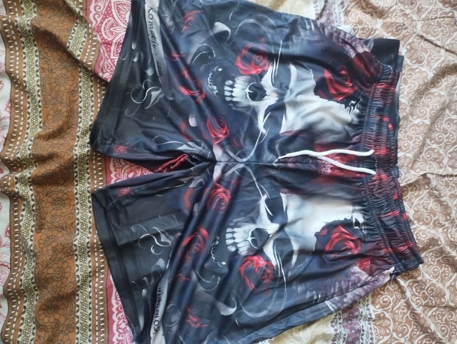 Продам футболку и шорты