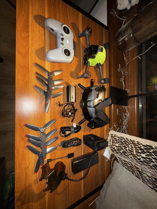 Продавам DJI FPV Drone