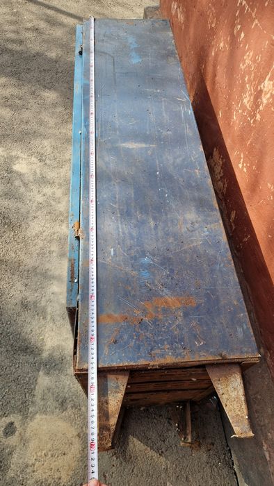 Шкаф железный продам