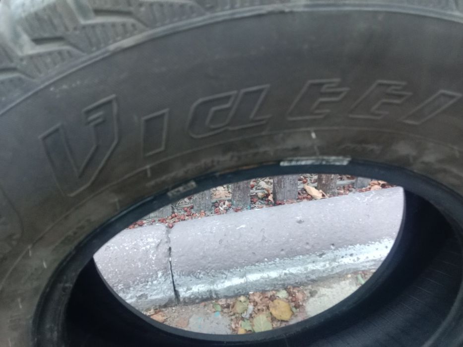 Продам зимнию шипованую резину