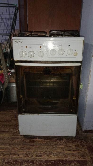 Продаю газовую плиту