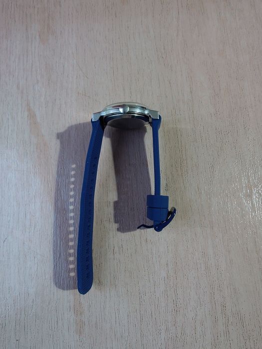 Победа - съвтски механичен часовник, с ръчно навиване.