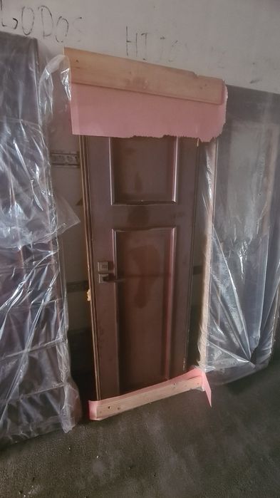 Продам двери б/у