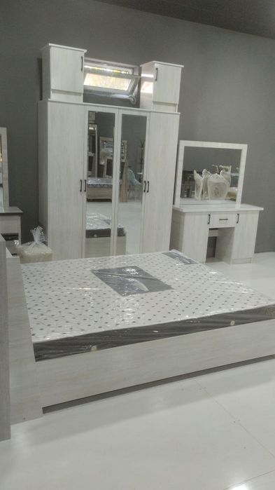 Спальня комплект с матрасом