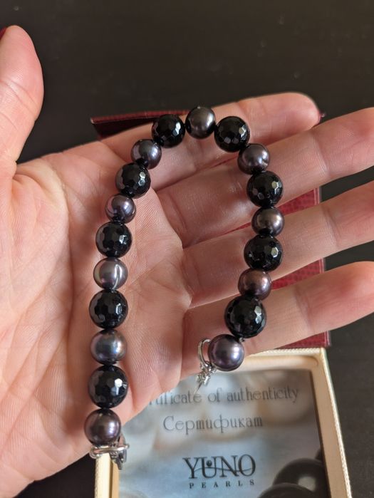 Гривна с естествени перли и оникс Yuno pearls