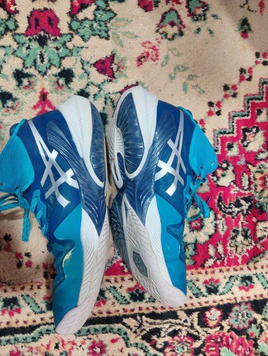 Кроссовки волкйбольные