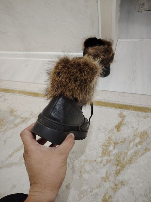 Зим обувь продам.