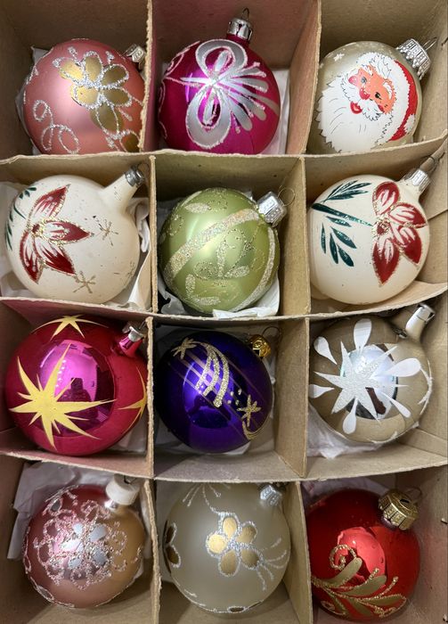 Globuri vechi pentru pomul de Craciun