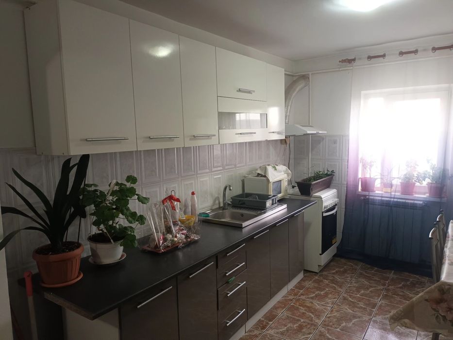 Inchiriez apartament cu 2 camere