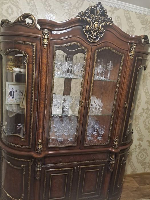 Продам Горька Сервант