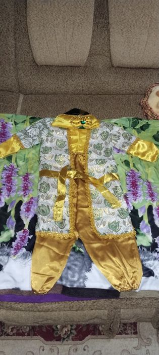 Продам срочно детский костюм