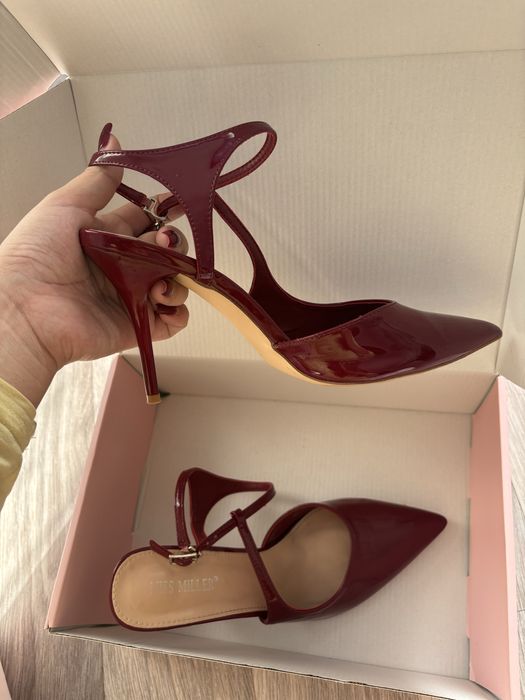 Аяқ киім сатылады 38 размер