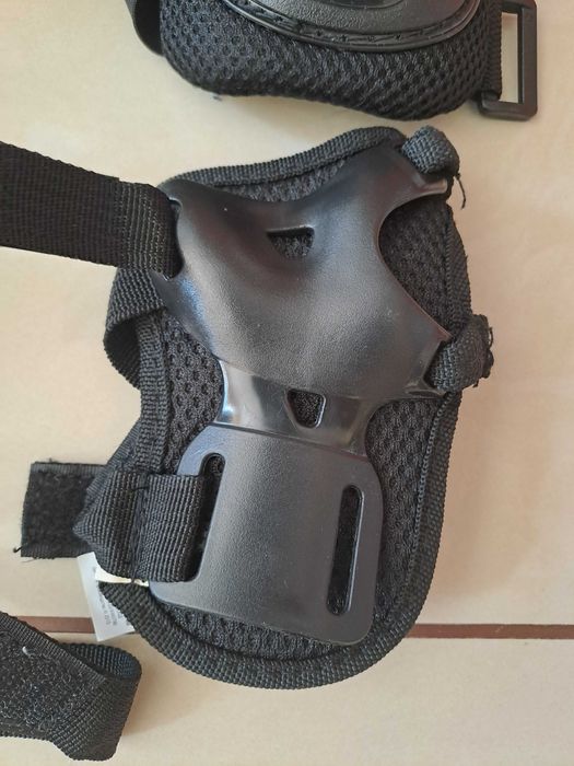 Наколенки, налакътници и протектори за дланите