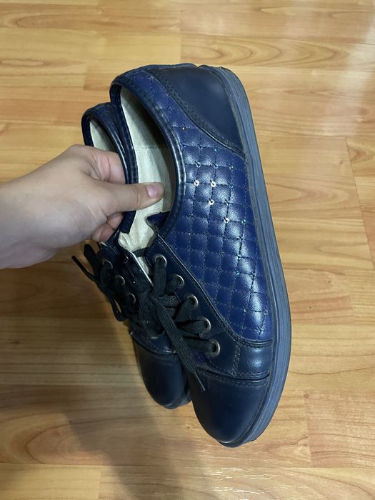 38 размер, кожа, удобные!