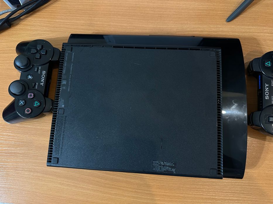 Sony PlayStation 3 Super Slim +40игр +2джойстика
