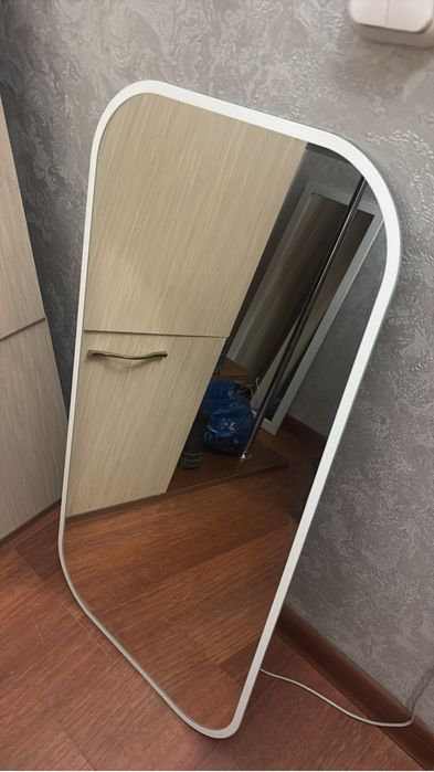 Продам два небольших зеркала