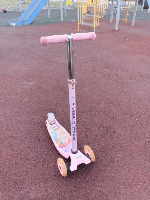 Продам самокат для девочки