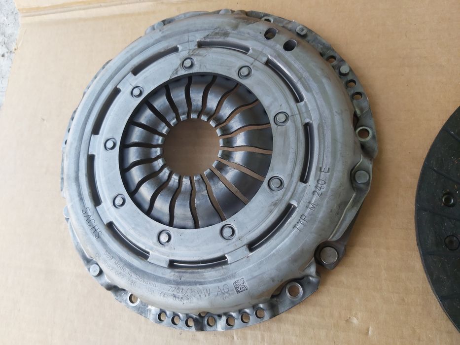 Комплект съединител SACHS за VOLKSWAGEN AUDI SKODA SEAT - 03G141015L