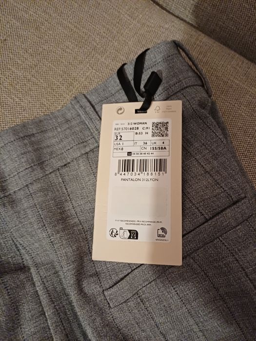 Pantaloni de costum cu dungi