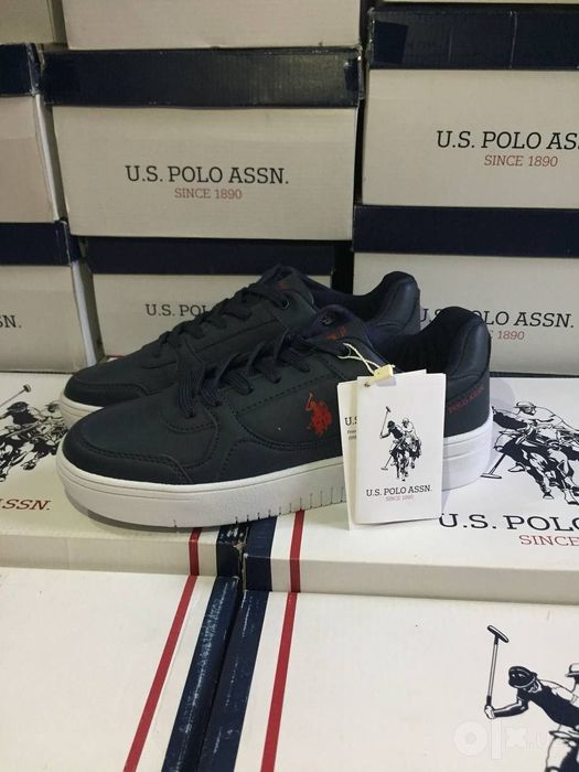 Продается оригинал кроссовки POLO