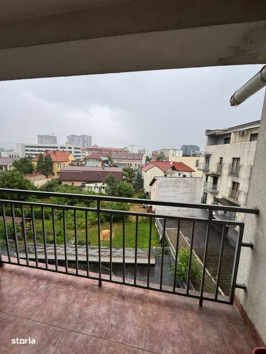 Apartament modern, zona centrala, etaj intermediar, lift