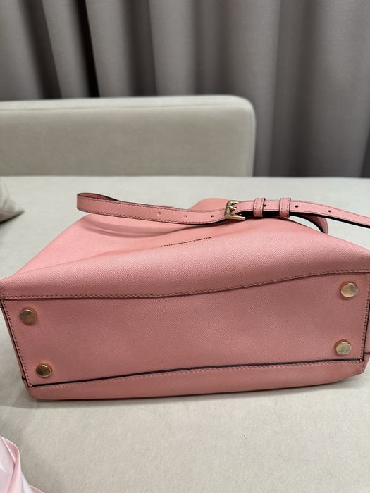 Продам сумку оригинал MK