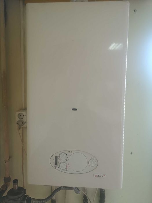 Vând centrală termică gaz Protherm Lynx 24 kw