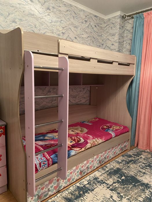 Продам Двухъярусную кровать