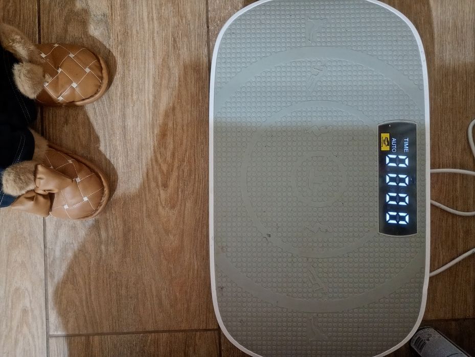 Placa vibratoare ptr.celulita și slabit